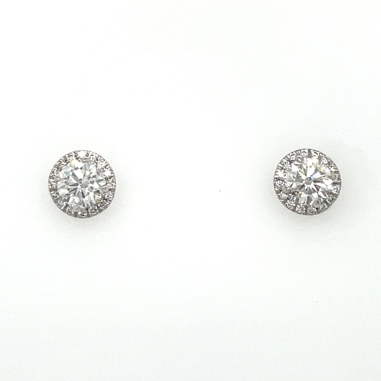 Diamond stud earrings lab grown