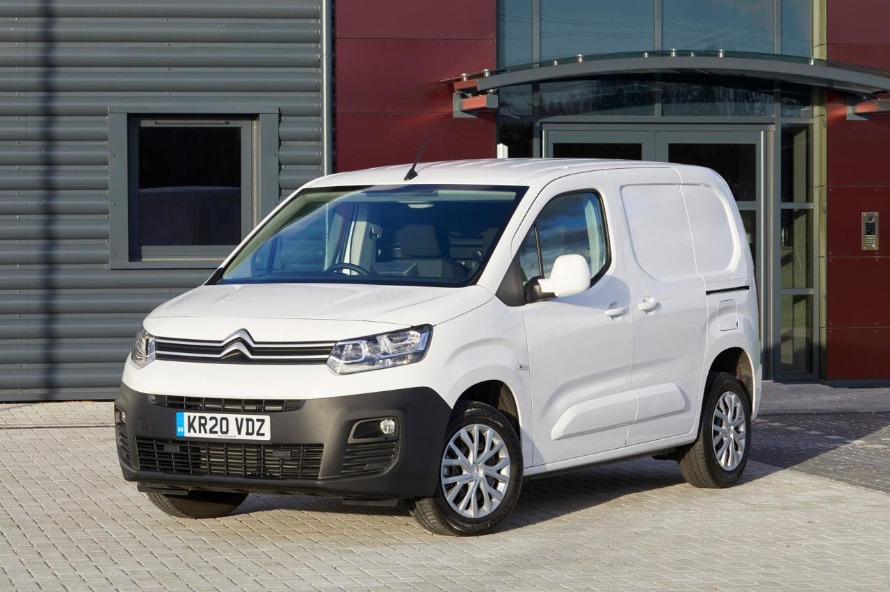 Ford Transit Passenger Van 2024 - Maiga Roxanna