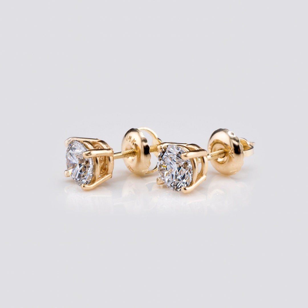 Party Wear Lab Grown Diamond Stud Earrings, 2.00 Gram, 14 Kt at Rs ...
