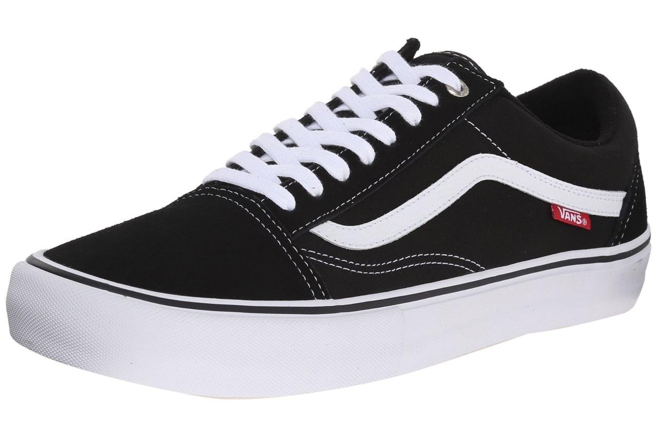 Best Wide Golf Shoes For Men 2024 - Nerty Henryetta